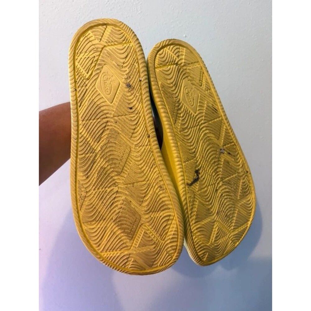 Chaco women’s 10 yellow sandals - Picture 2 of 2